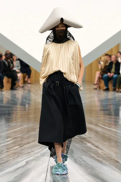 Look 38